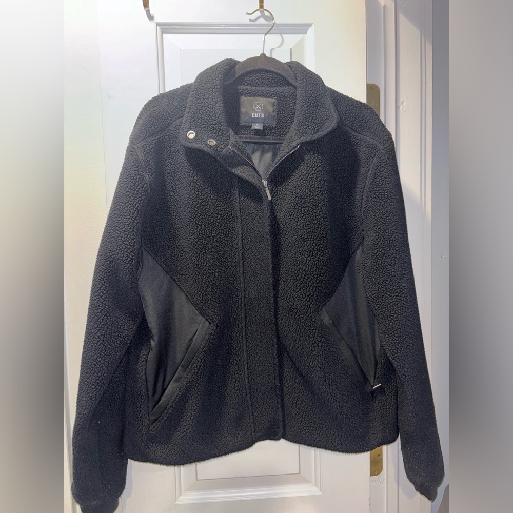 Cuts Polartec® Sherpa Full Zip | Black Signature-fit XL